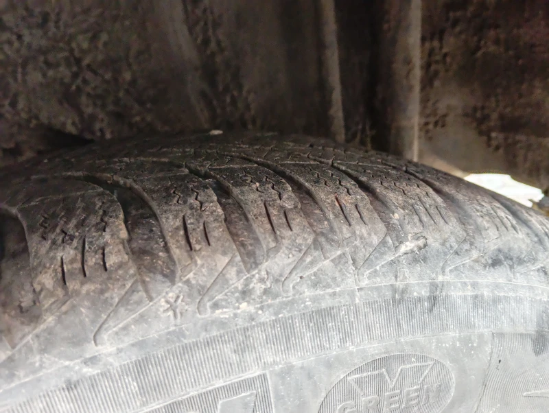 Nissan Almera tino, снимка 5 - Автомобили и джипове - 53001755