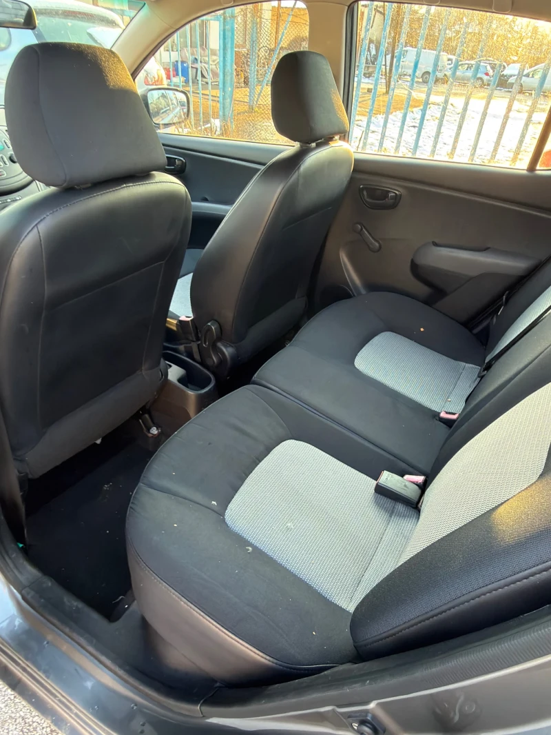 Hyundai I10 1.1i klima Swiss, снимка 10 - Автомобили и джипове - 53035968