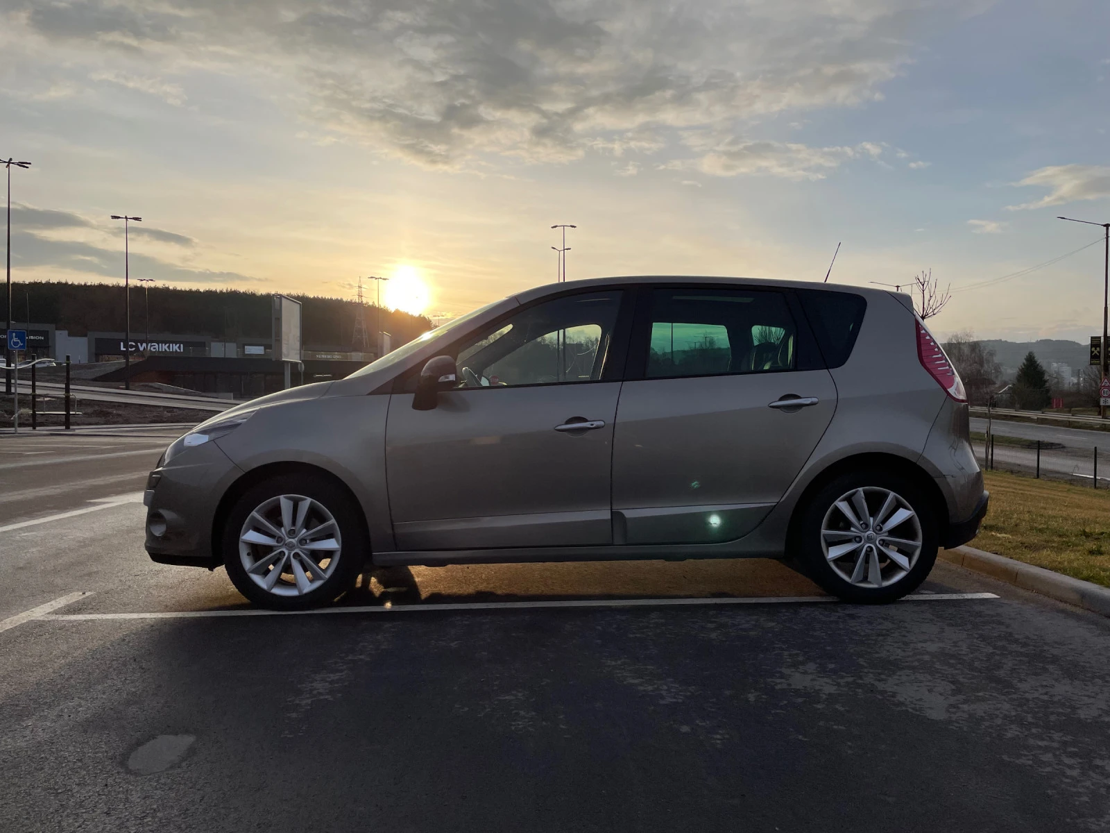 Renault Scenic 1.6 dci - изображение 8