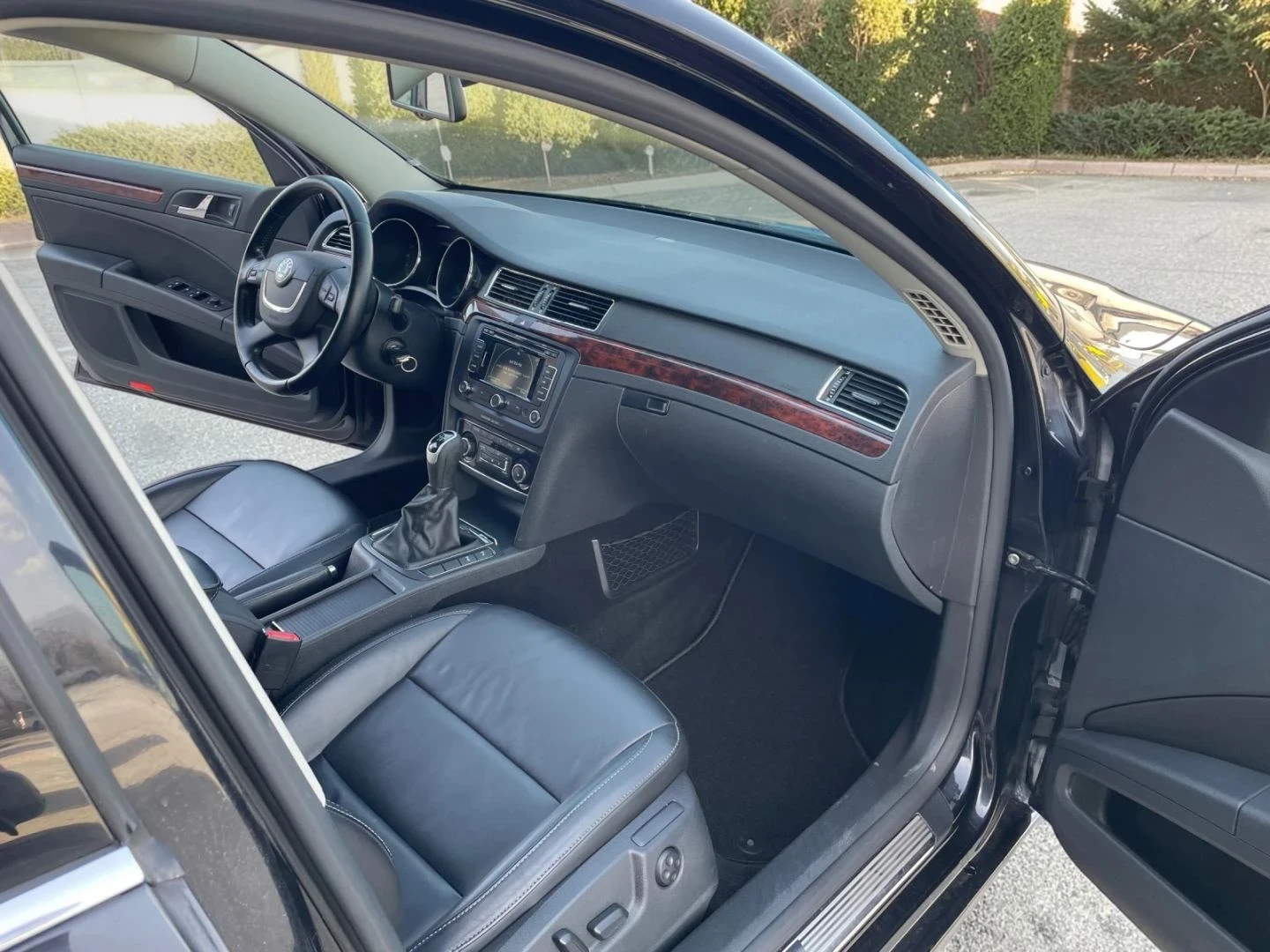 Skoda Superb 1.6TDI-EURO5+ NAVI, снимка 9 - Автомобили и джипове - 45324157