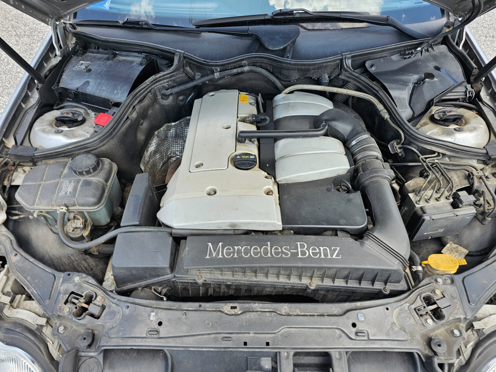 Mercedes-Benz C 180 2.0 benzin  | Mobile.bg — изображение 13