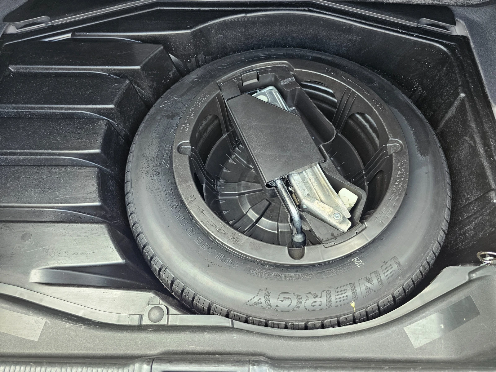 Mercedes-Benz C 180 2.0 benzin  | Mobile.bg — изображение 14