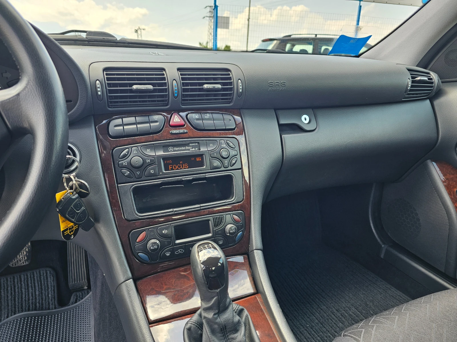 Mercedes-Benz C 180 2.0 benzin  | Mobile.bg — изображение 11