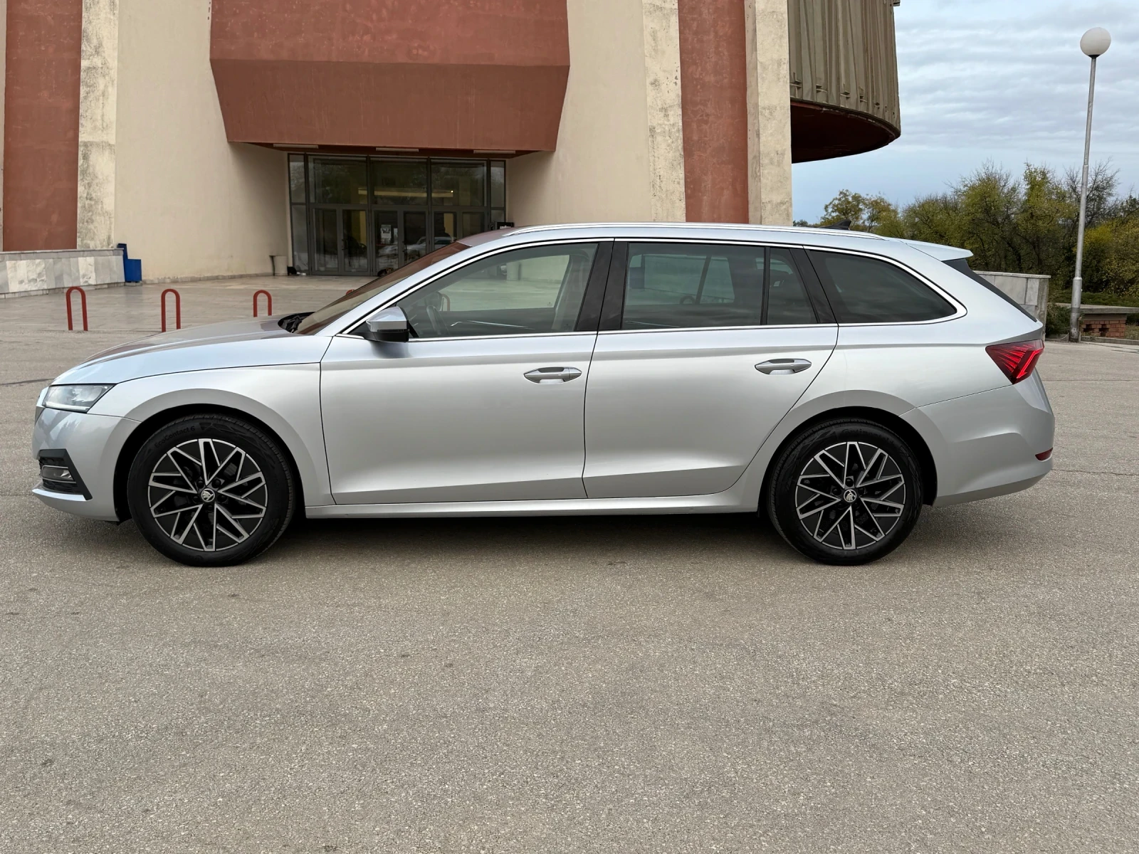 Skoda Octavia 2.0 TDI LED DIGITAL DISTRONIC - изображение 5