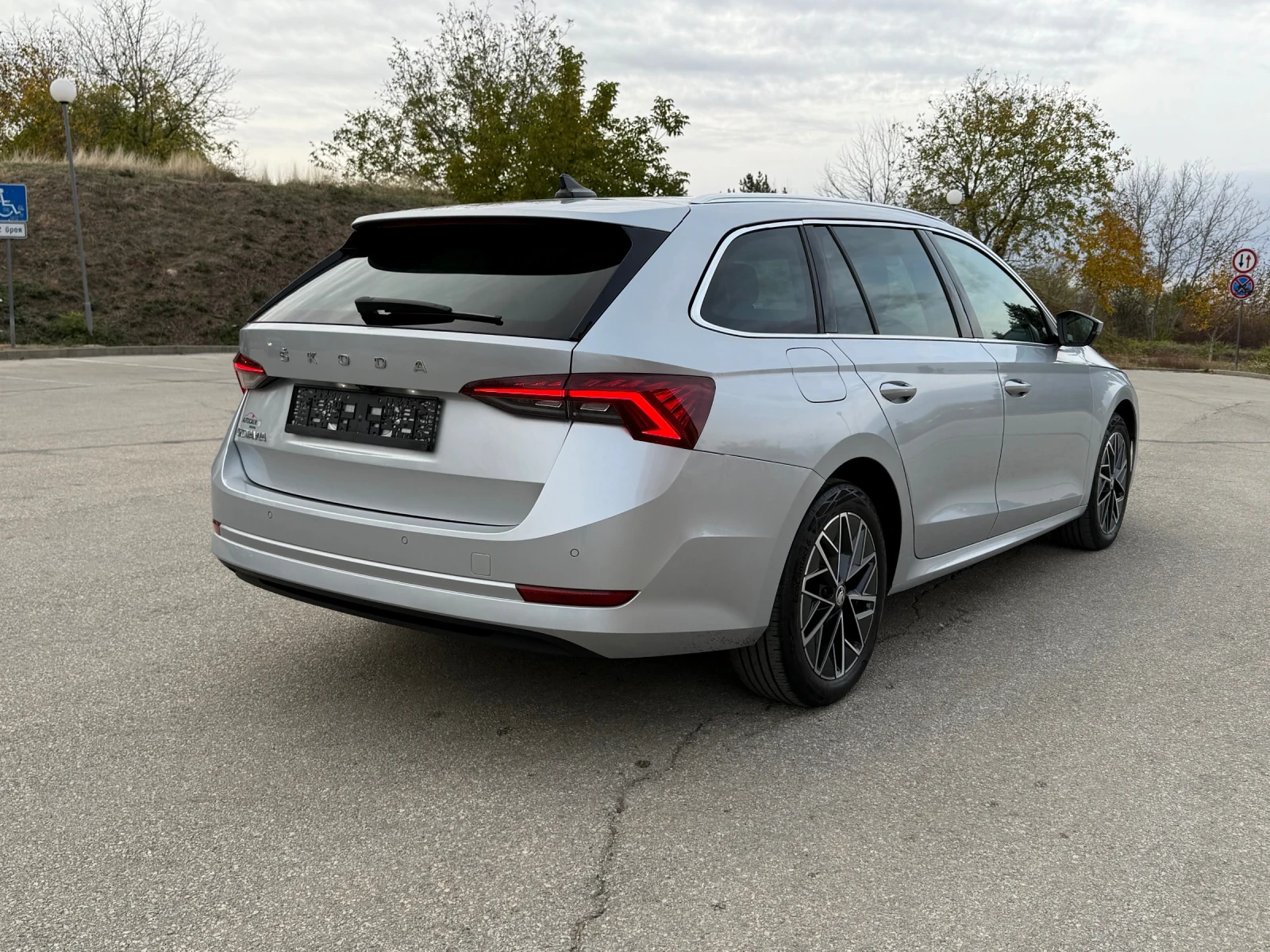 Skoda Octavia 2.0 TDI LED DIGITAL DISTRONIC - изображение 4