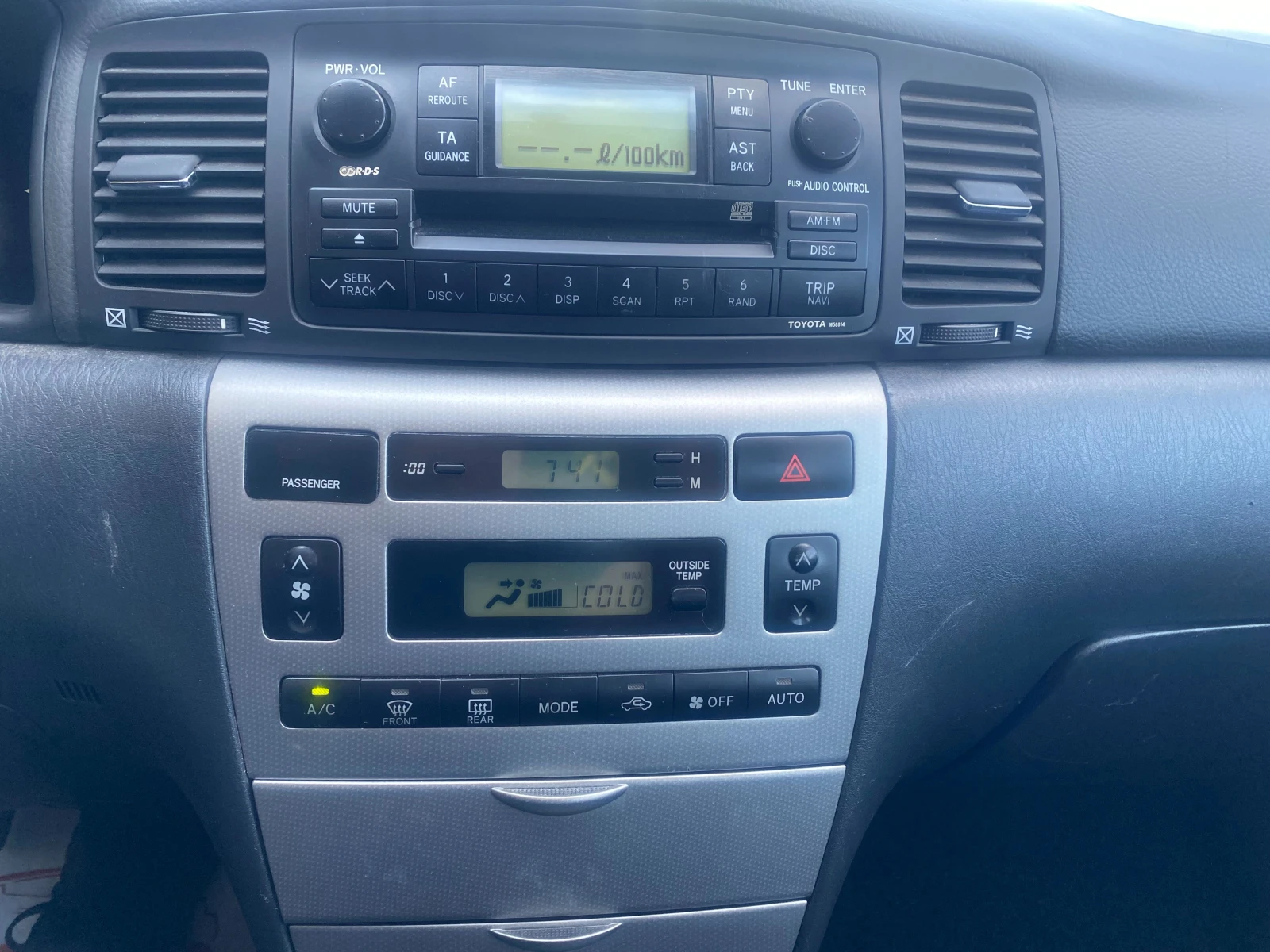 Toyota Corolla 1.6 MT | Mobile.bg   11