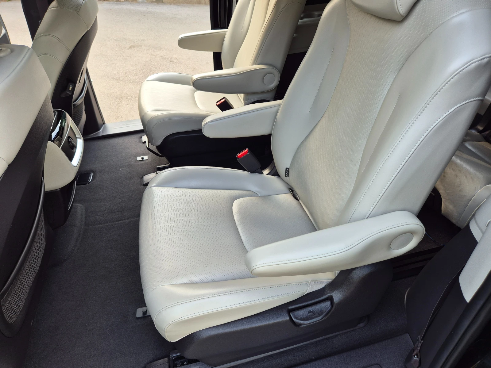 Kia Carnival 2.2 CRDI 8+ 1 с ДДС Noblesse - изображение 6
