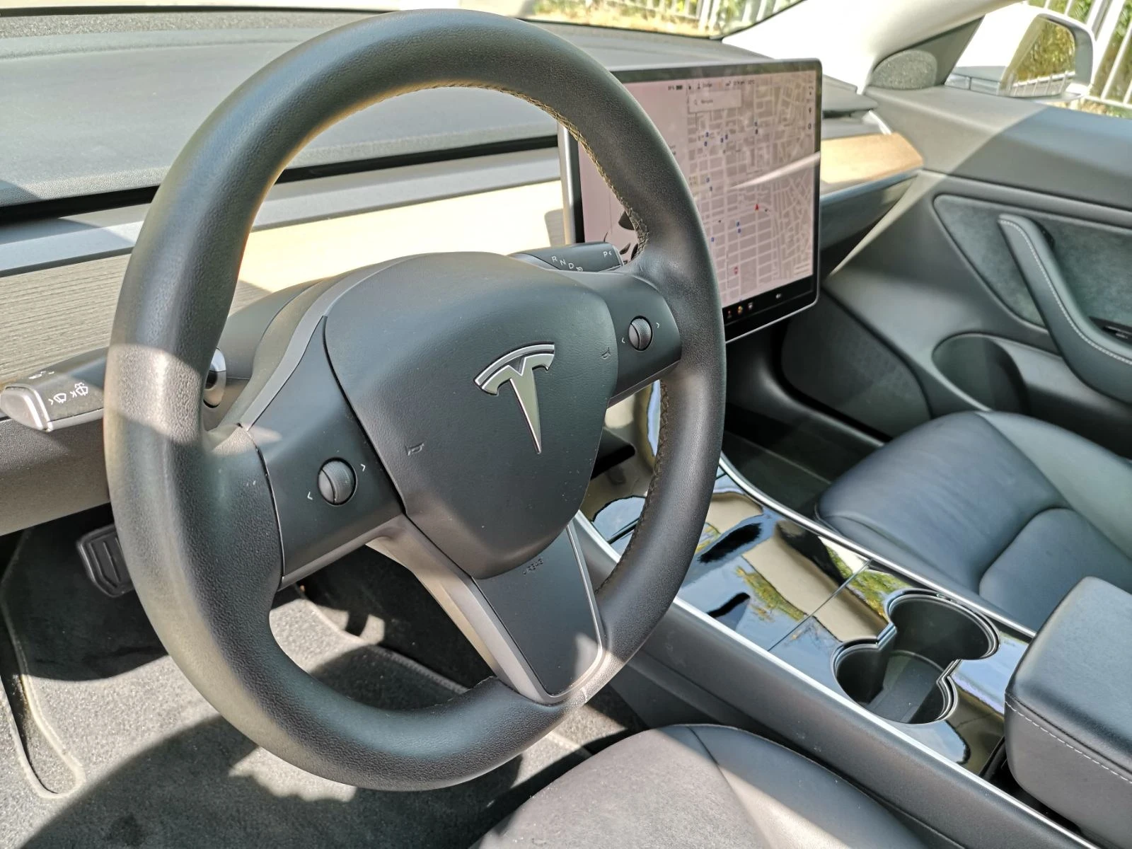 Tesla Model 3 Standard Range Plus с платено FSD - изображение 5