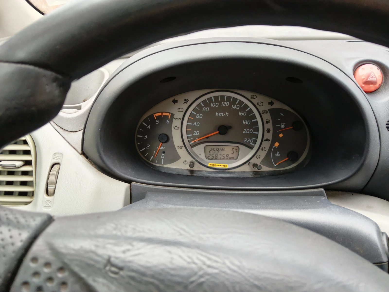 Nissan Almera tino | Mobile.bg � ����������� 2