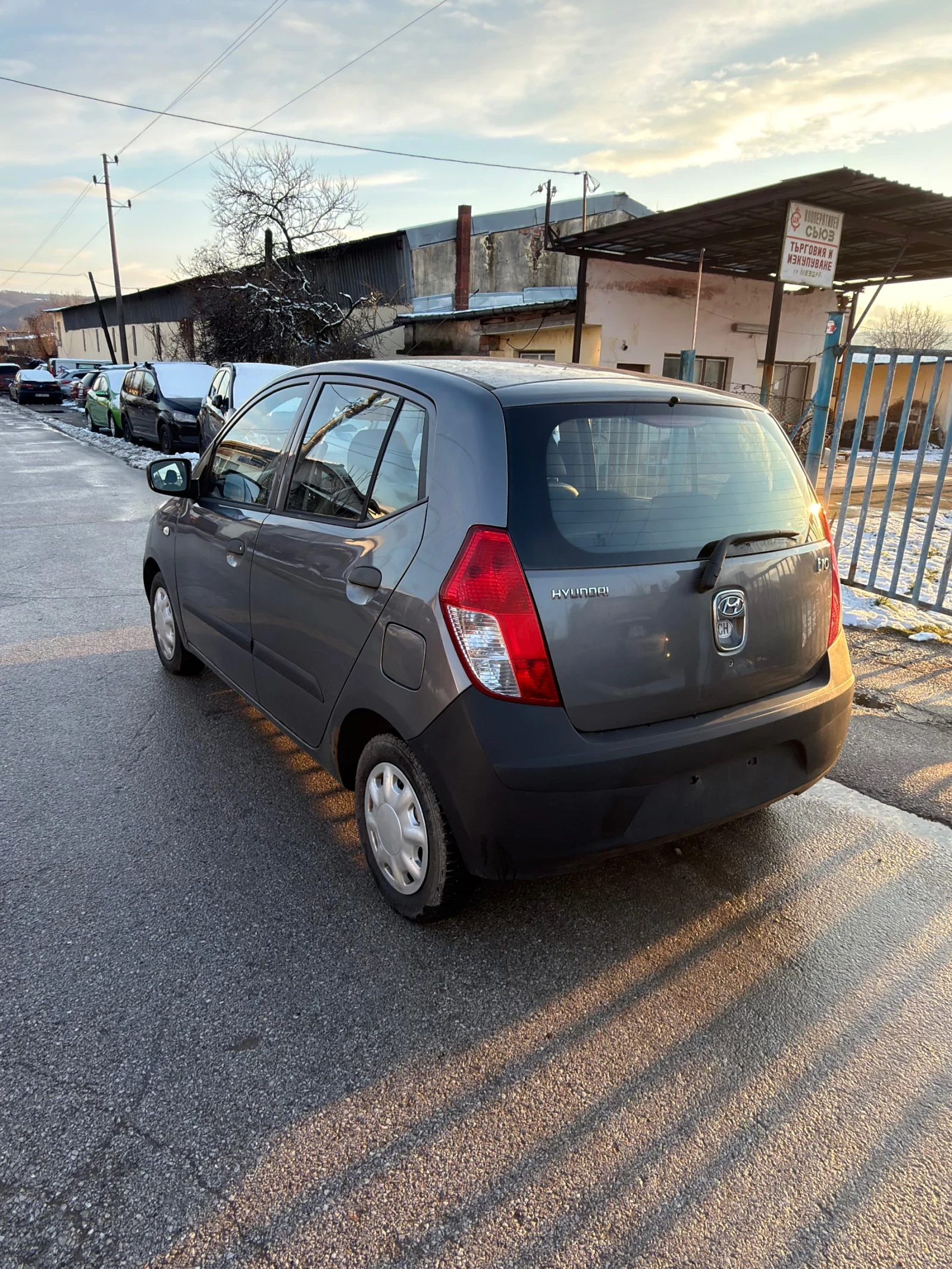 Hyundai I10 1.1i klima Swiss - изображение 6