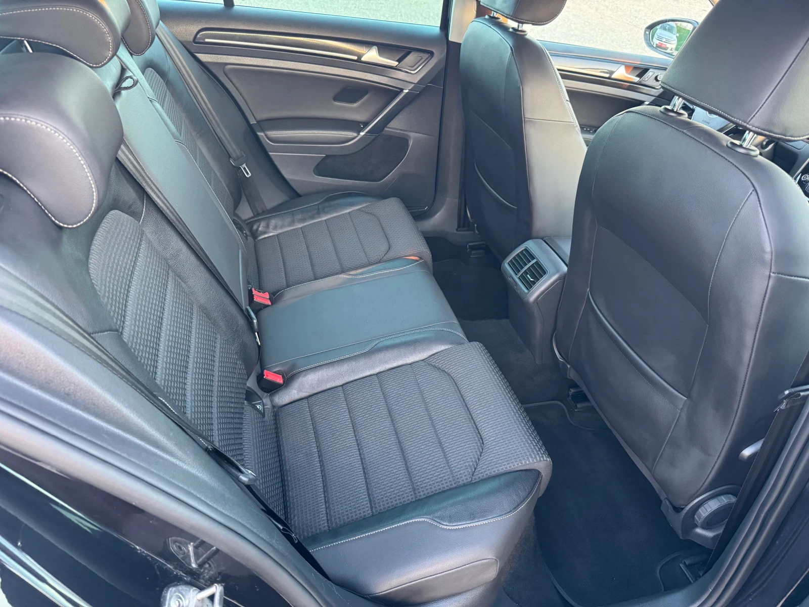 VW Golf 2.0 TDI -150 кс / 2016 г / Автоматик / , снимка 11 - Автомобили и джипове - 53753228