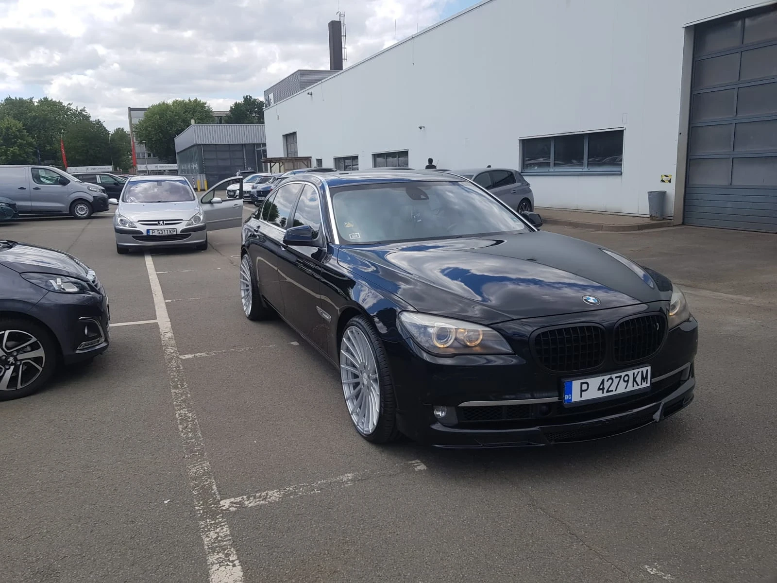 BMW 750, снимка 2 - Автомобили и джипове - 53845865