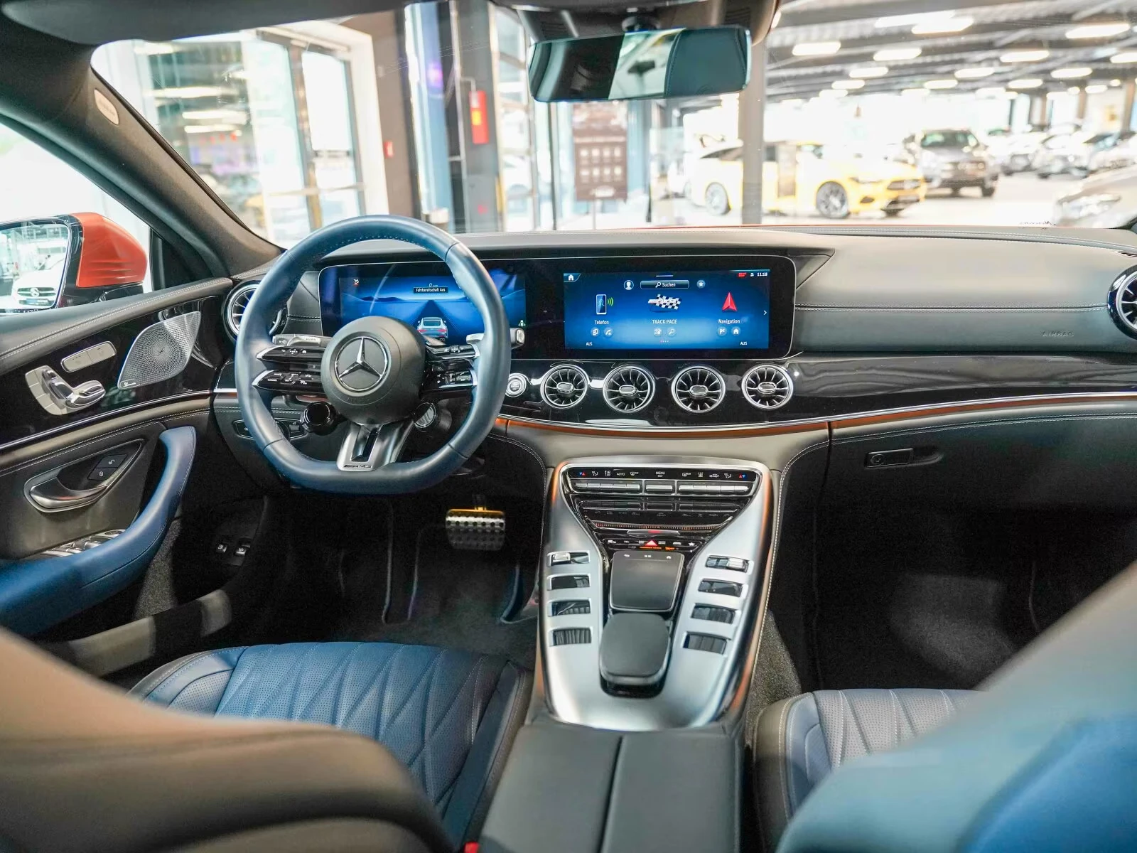 Mercedes-Benz AMG GT 63 S E PERF./843HP/PANO/BURM./167h, снимка 6 - Автомобили и джипове - 53926943