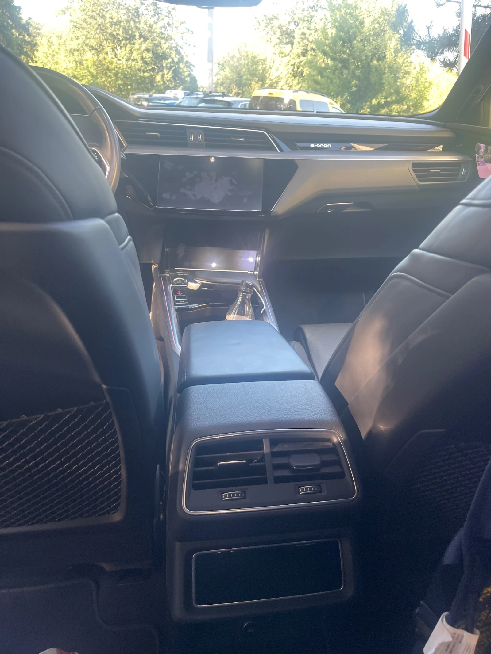 Audi E-Tron 55 - Бартер, снимка 11 - Автомобили и джипове - 54706669