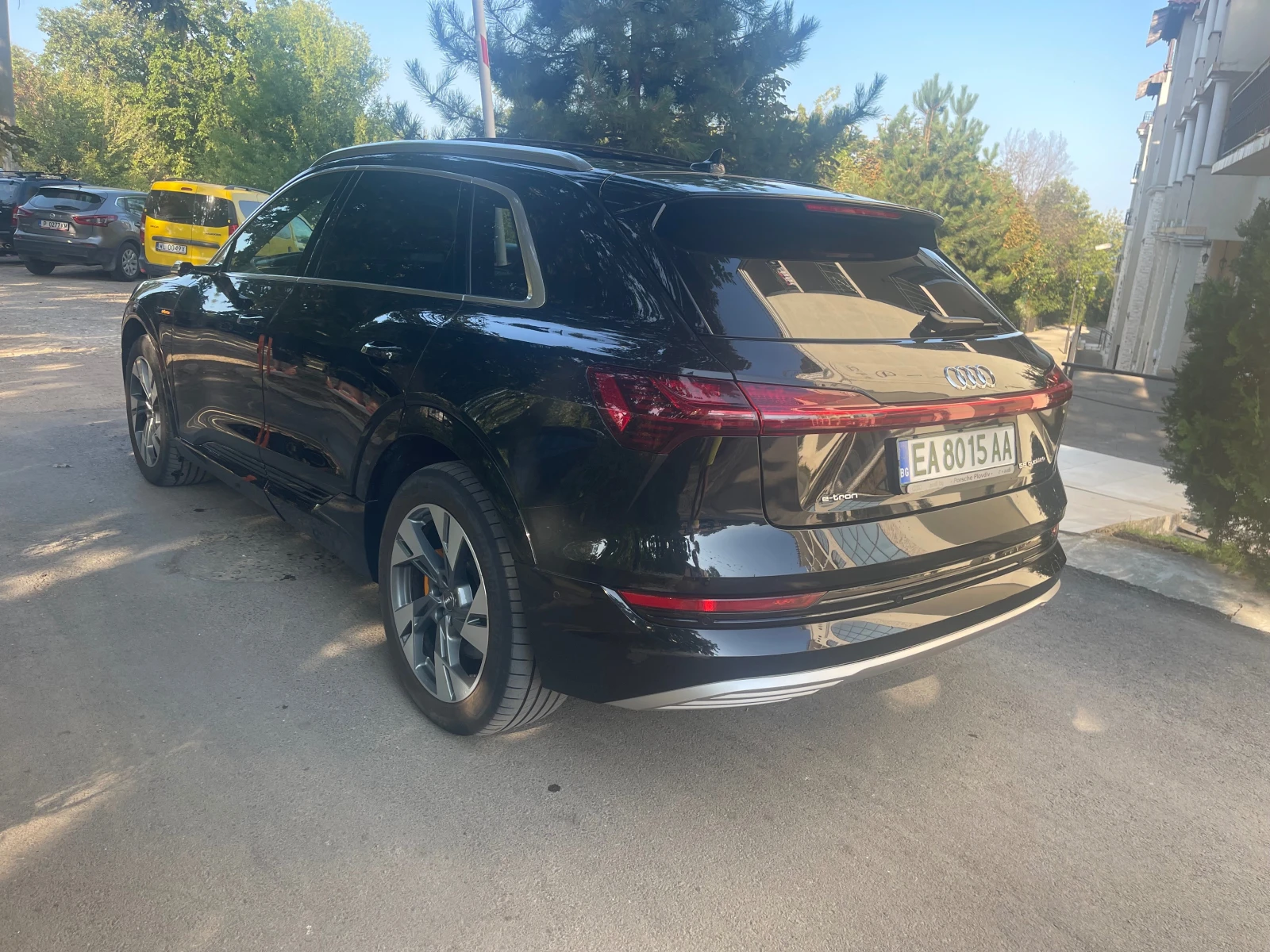 Audi E-Tron 55 - Бартер, снимка 7 - Автомобили и джипове - 54706669
