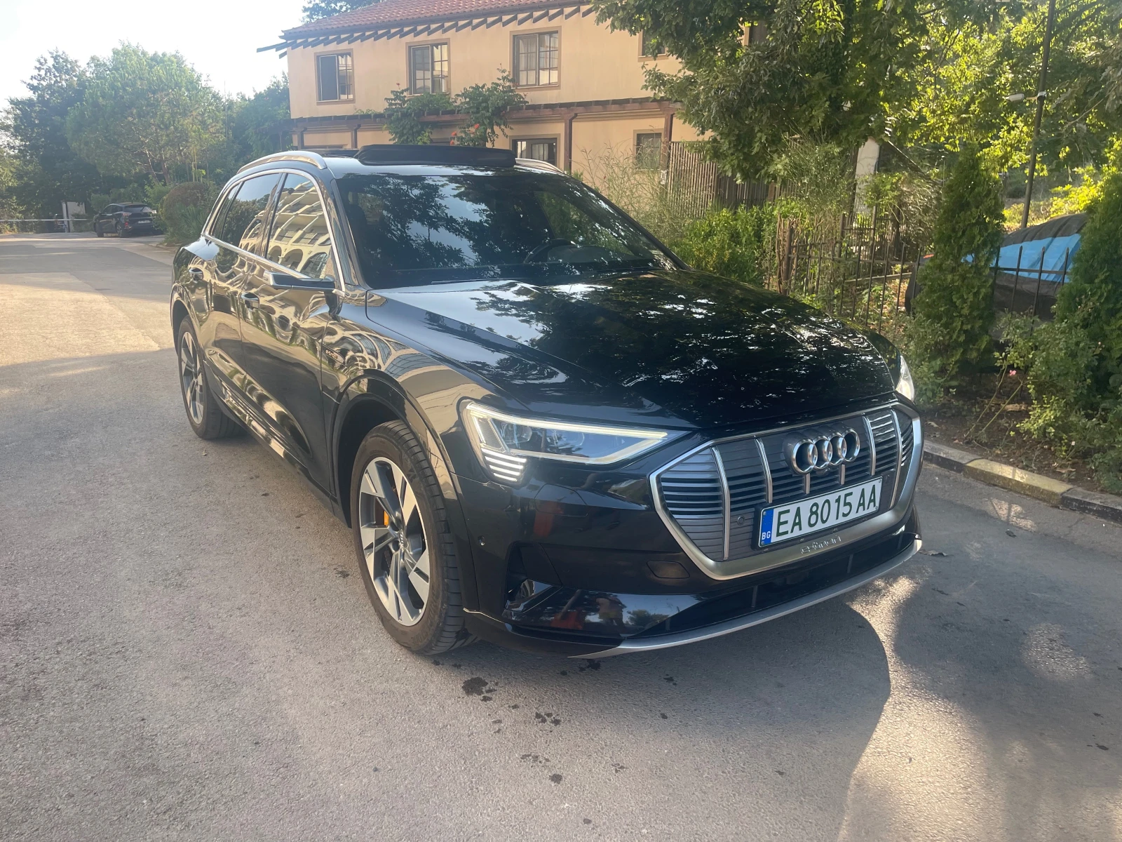 Audi E-Tron 55 - Бартер, снимка 3 - Автомобили и джипове - 54706669