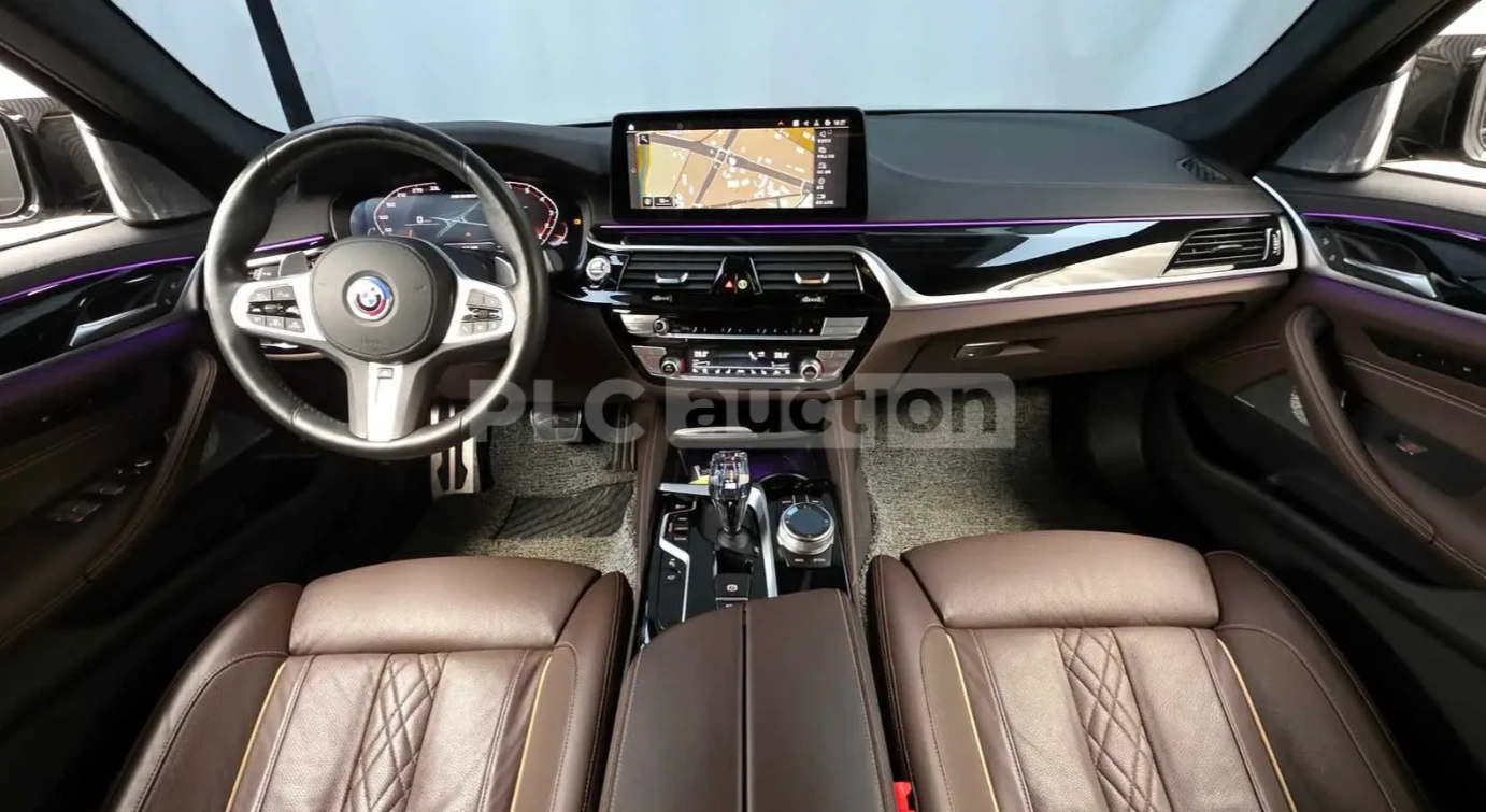 BMW 550 M550* BOWER&WILKINS* SWAROVSKI* * 360* NARDO GRAY, снимка 8 - Автомобили и джипове - 54090128