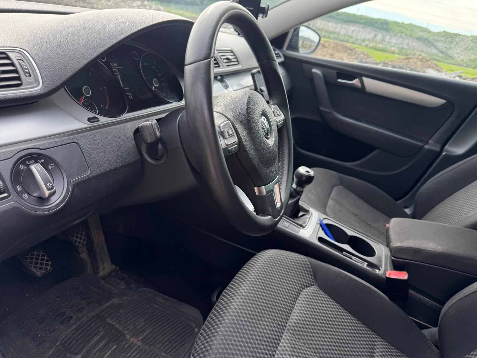 VW Passat, снимка 12 - Автомобили и джипове - 54461463