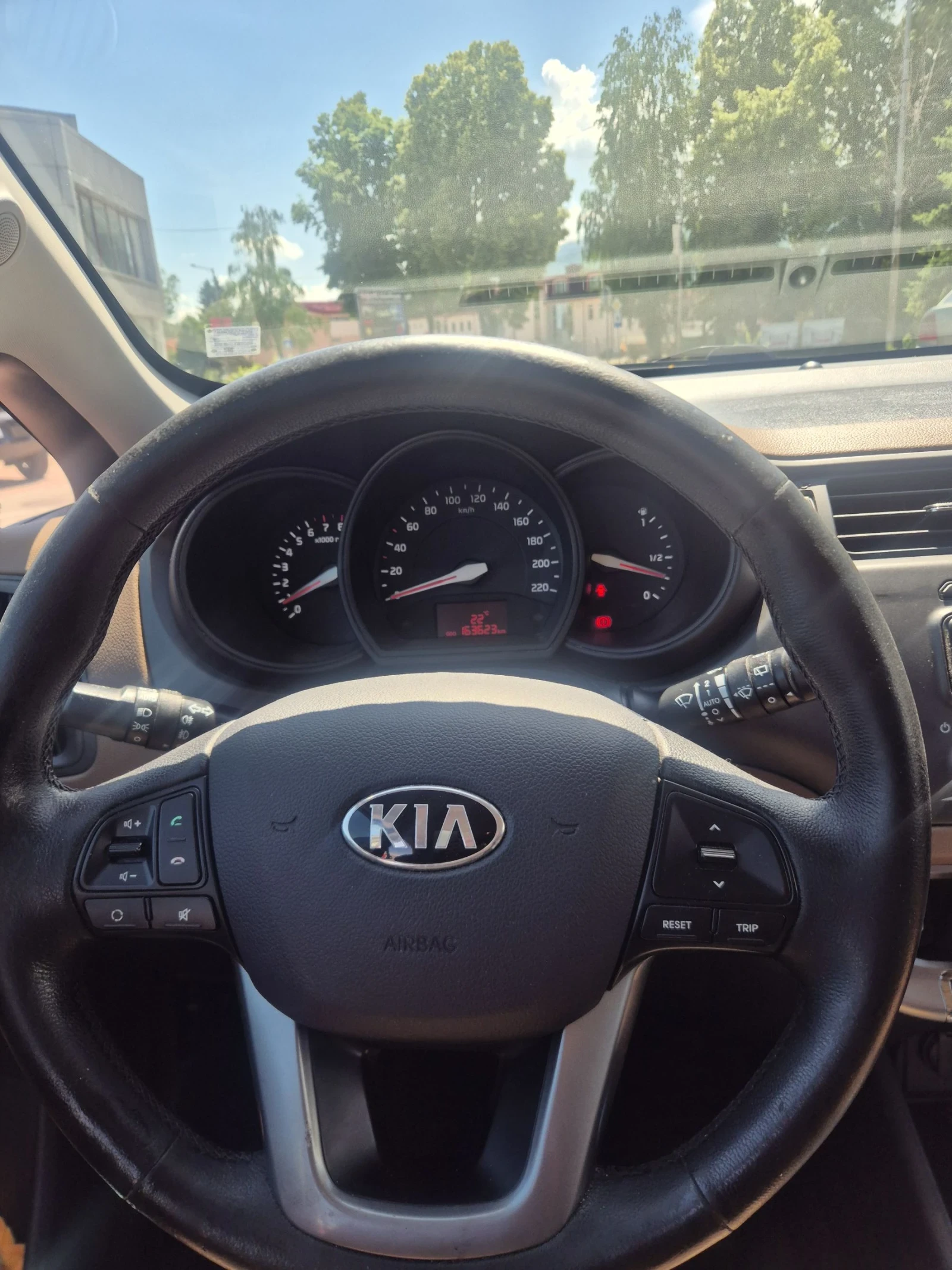Kia Rio 1.4 16V, снимка 10 - Автомобили и джипове - 54873755