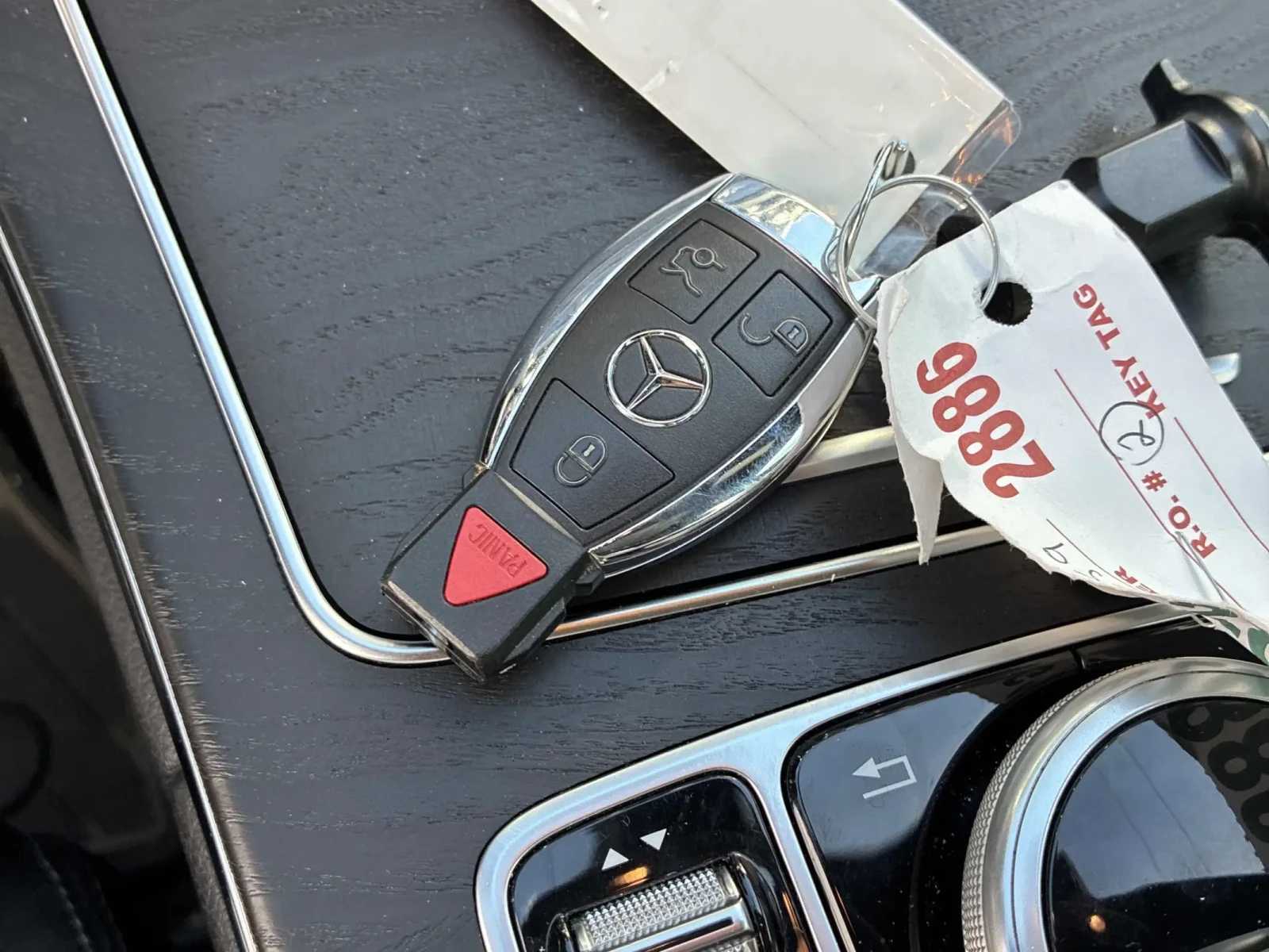 Mercedes-Benz C 400 AMG Optic* LED* Burmester* Memory* Panorama* Кожа*, снимка 11 - Автомобили и джипове - 54915590
