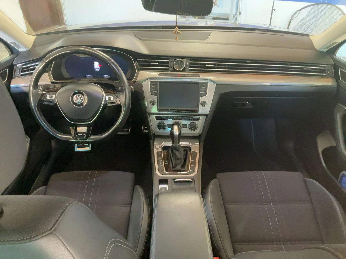 VW Passat Alltrack* 190кс.* 4x4* Digital* Дистроник* LED, снимка 7 - Автомобили и джипове - 55058608