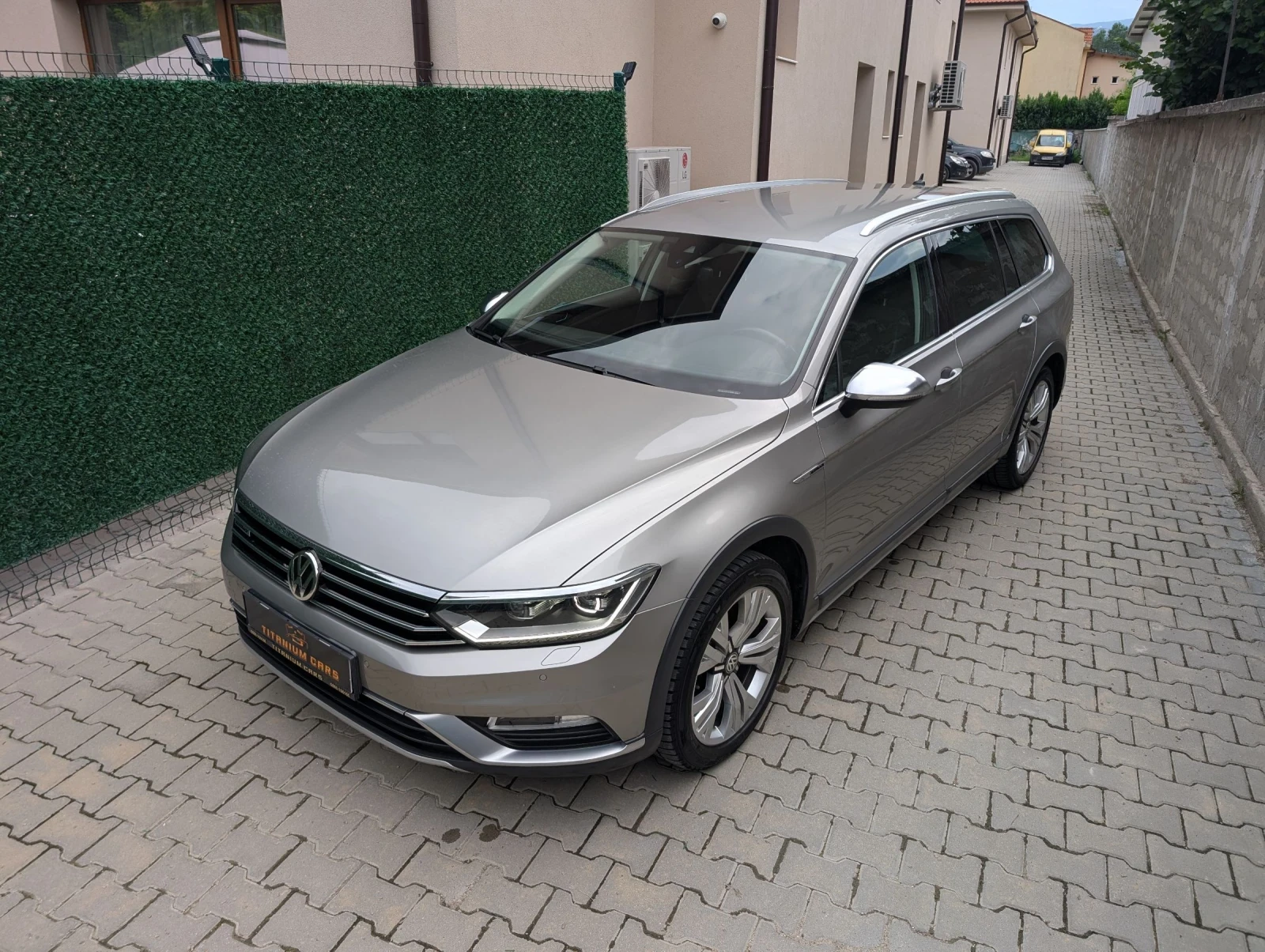 VW Passat Alltrack* 190кс.* 4x4* Digital* Дистроник* LED, снимка 2 - Автомобили и джипове - 55058608