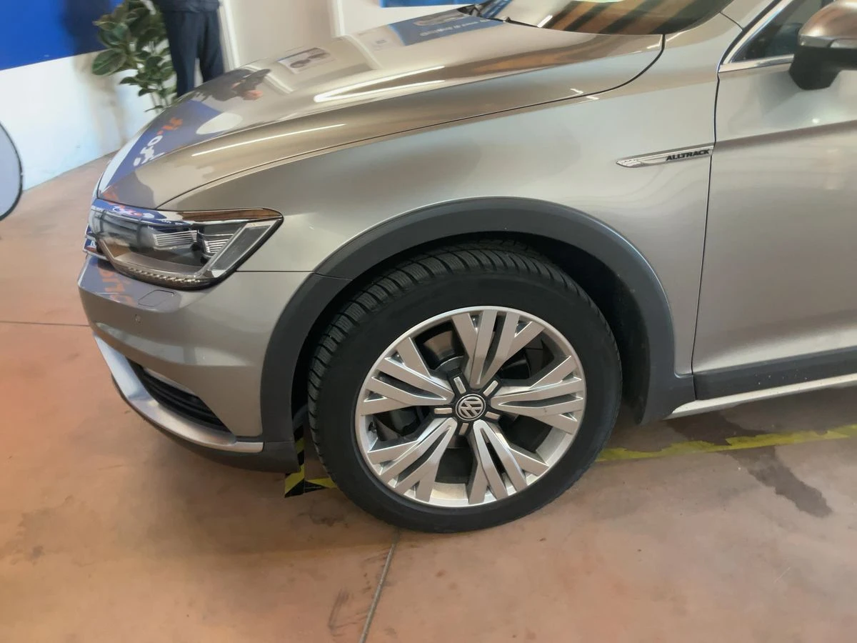 VW Passat Alltrack* 190кс.* 4x4* Digital* Дистроник* LED, снимка 4 - Автомобили и джипове - 55058608