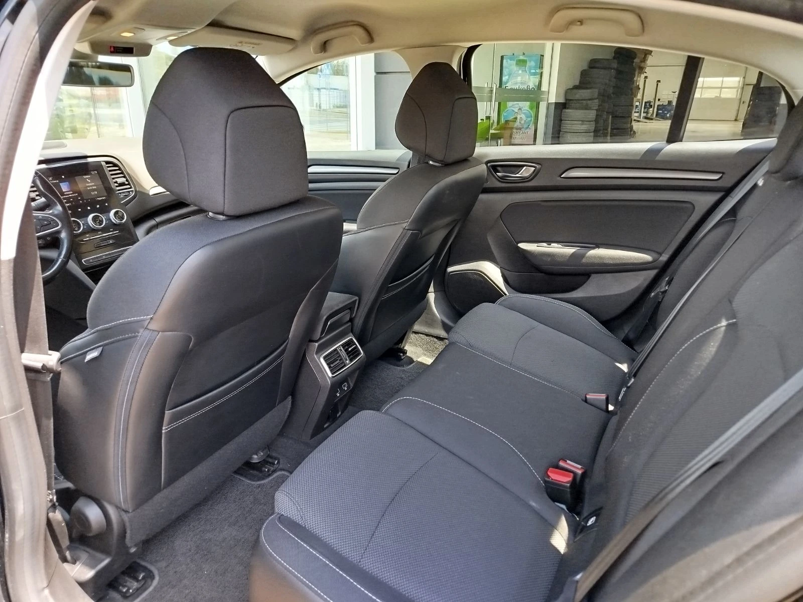Renault Megane 1.3 TCe/140 к.с., снимка 14 - Автомобили и джипове - 55172707