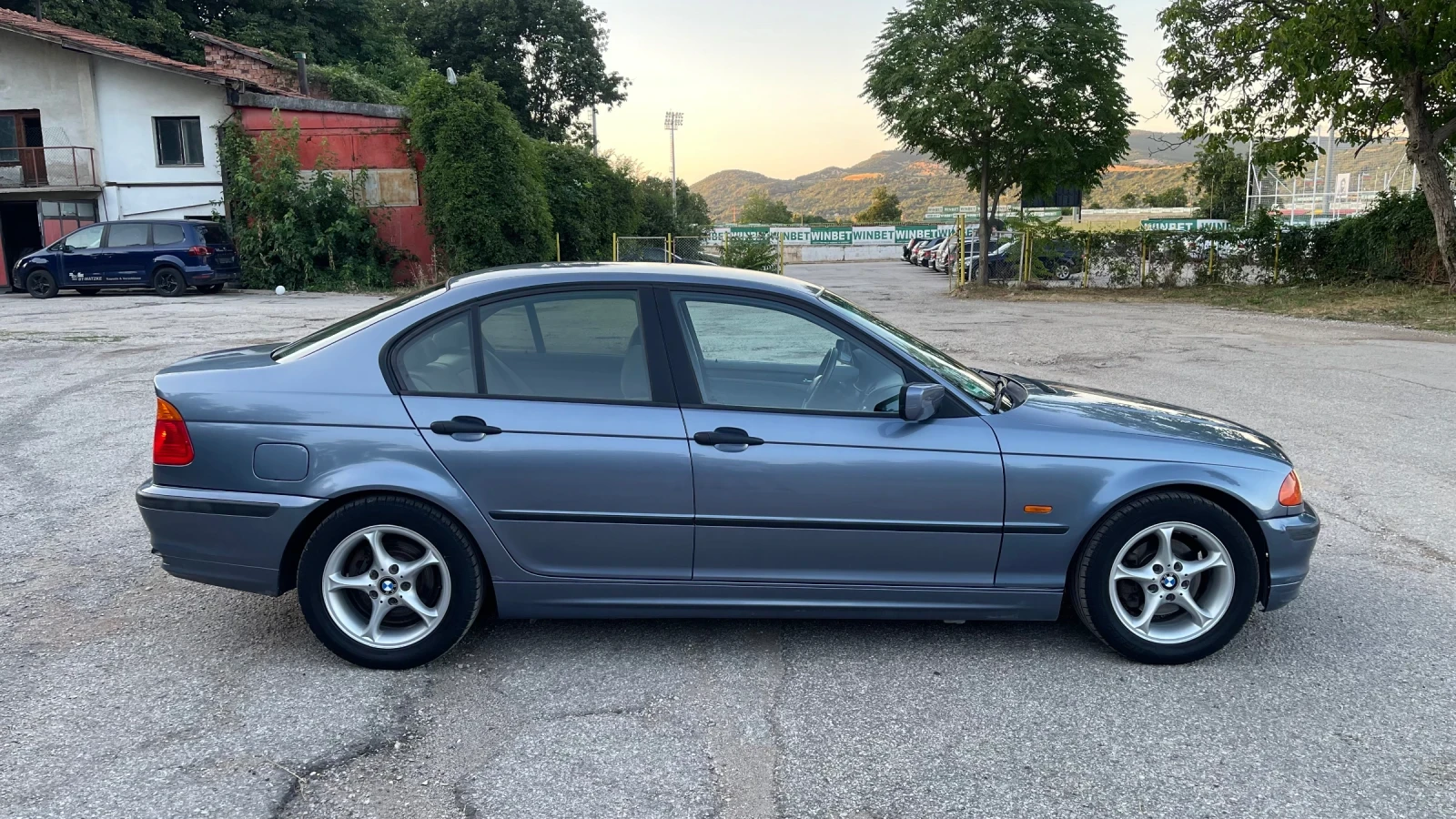 BMW 318, снимка 4 - Автомобили и джипове - 55226453