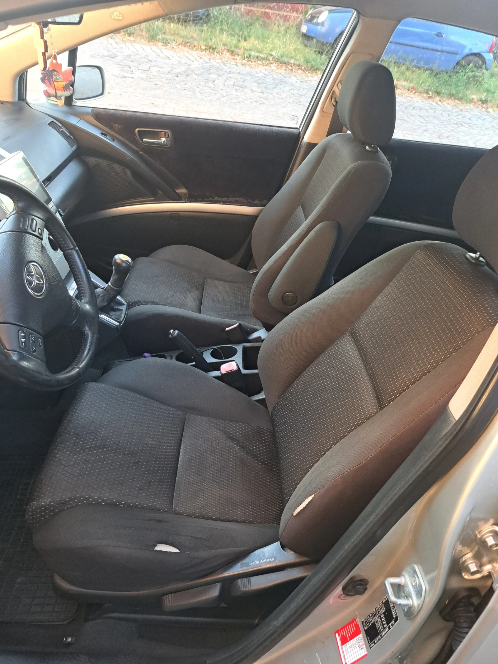 Toyota Corolla verso 2.2, снимка 6 - Автомобили и джипове - 55774041
