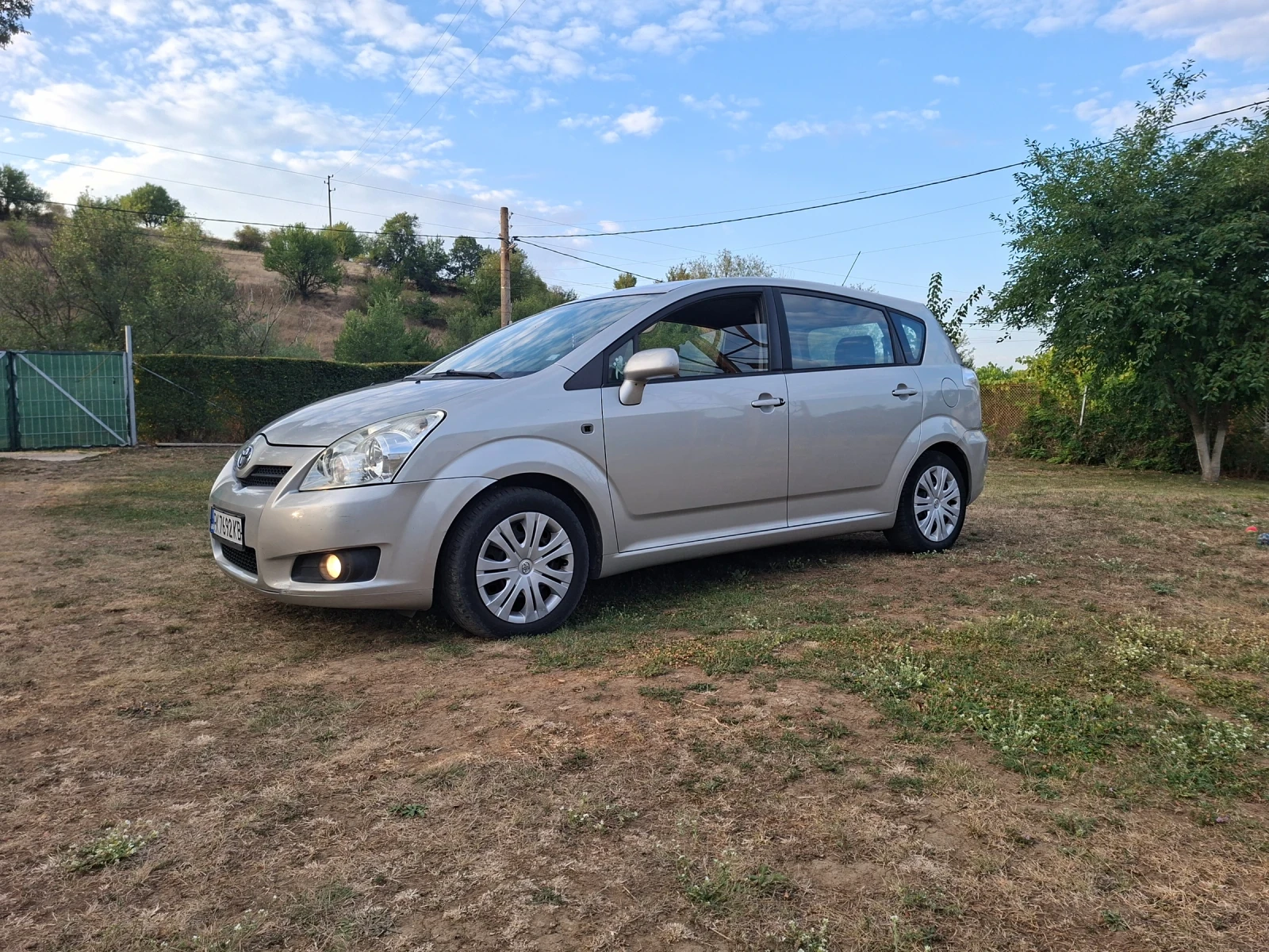 Toyota Corolla verso 2.2, снимка 3 - Автомобили и джипове - 55774041