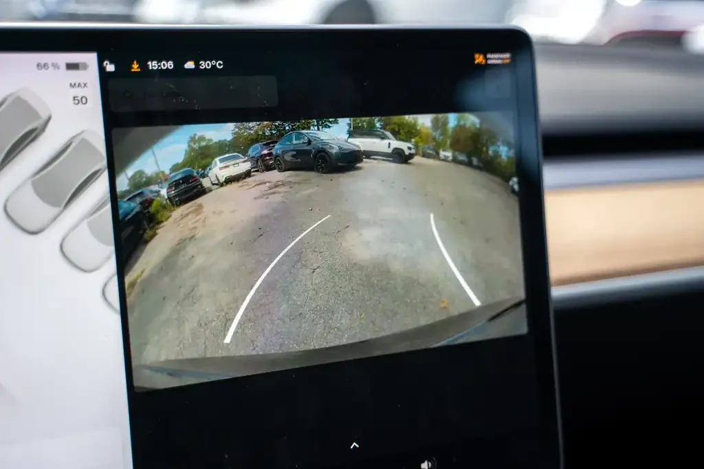 Tesla Model 3 RWD| NoAccident| 380+ km| Pano, снимка 14 - Автомобили и джипове - 56061626
