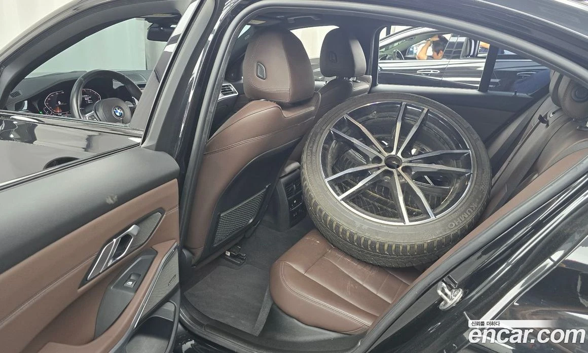 BMW 330 330i M Sport, снимка 11 - Автомобили и джипове - 56156701