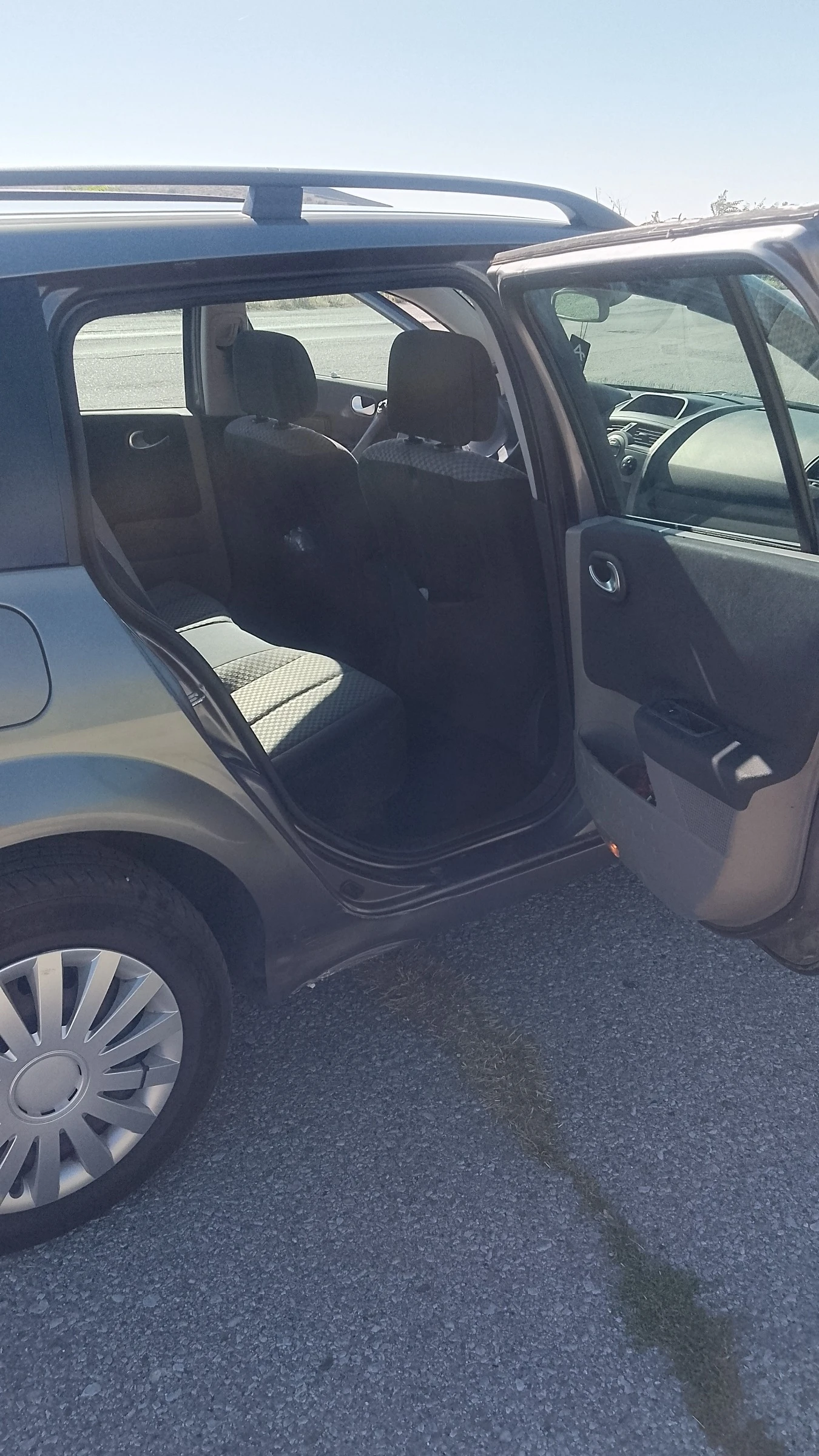 Renault Megane, снимка 10 - Автомобили и джипове - 56351298