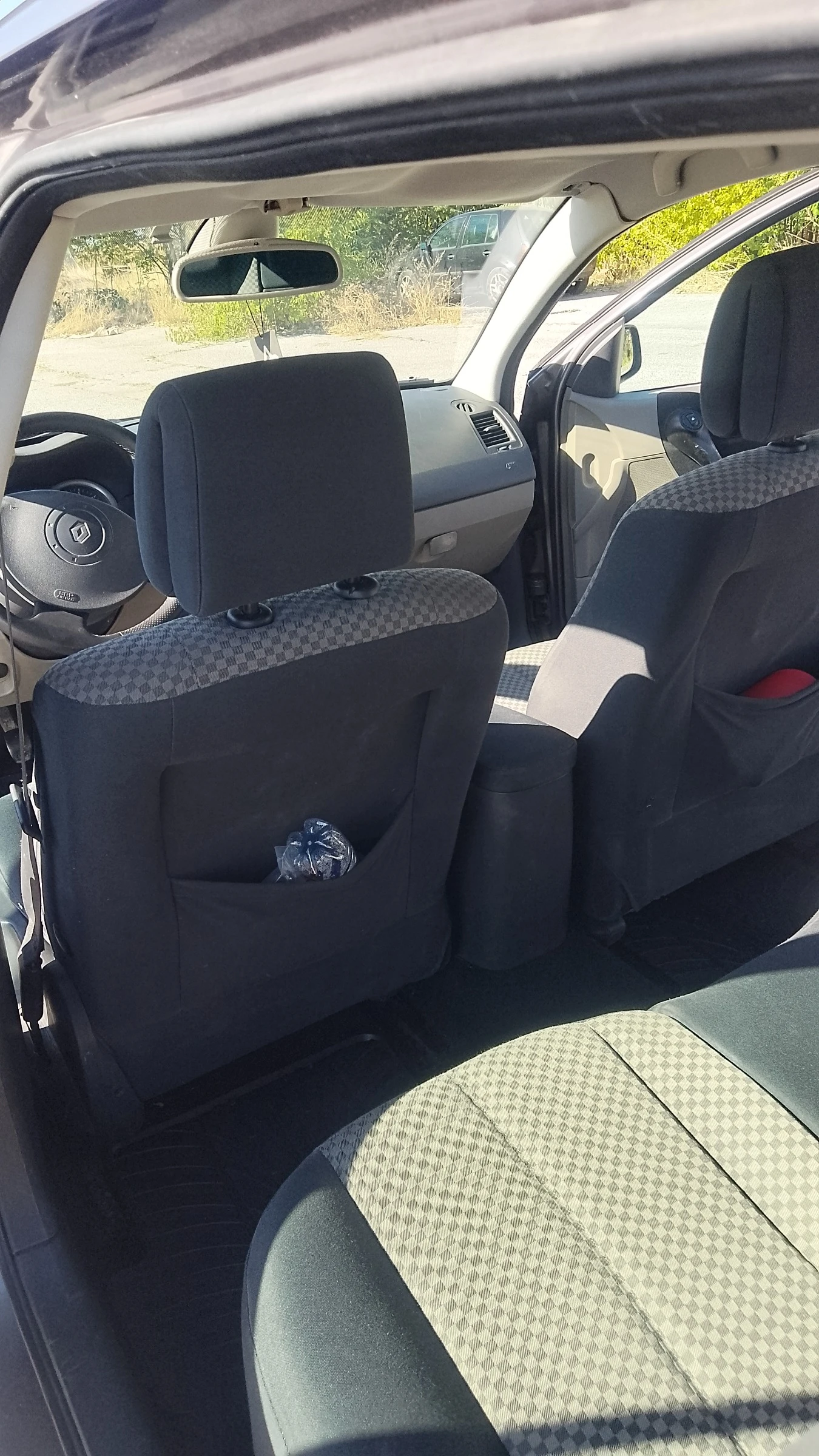 Renault Megane, снимка 14 - Автомобили и джипове - 56351298