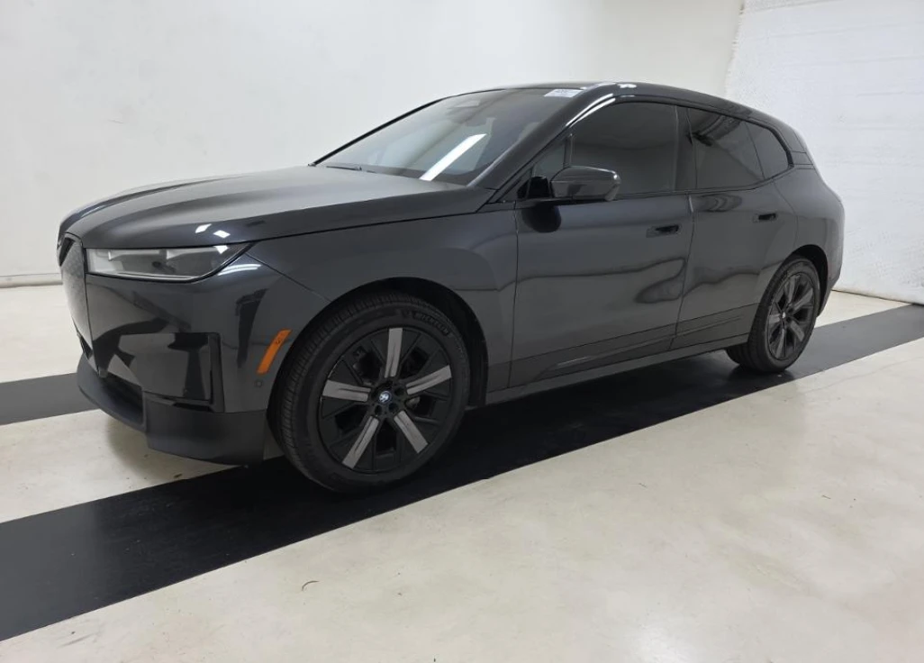 BMW iX