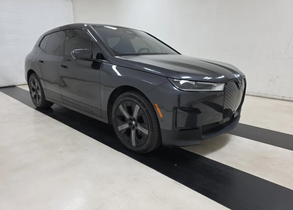 BMW iX, снимка 3 - Автомобили и джипове - 56391246