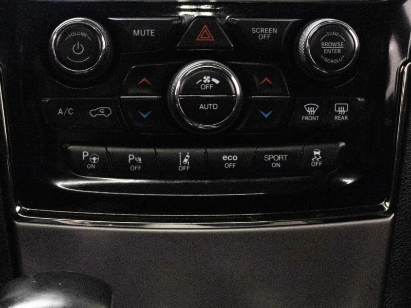 Jeep Grand cherokee 2019 LIMITED X* 5.7 HEMI V8* DISTRONIK* PANO* , снимка 9 - Автомобили и джипове - 53058442