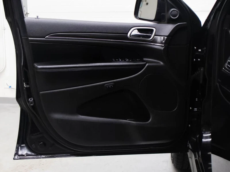 Jeep Grand cherokee 2019 LIMITED X* 5.7 HEMI V8* DISTRONIK* PANO* , снимка 13 - Автомобили и джипове - 53058442