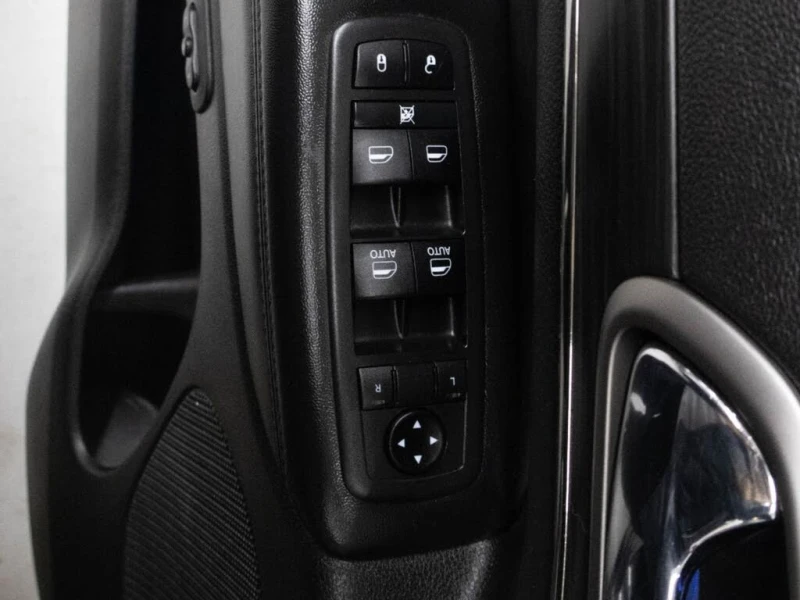 Jeep Grand cherokee 2019 LIMITED X* 5.7 HEMI V8* DISTRONIK* PANO* , снимка 12 - Автомобили и джипове - 53058442