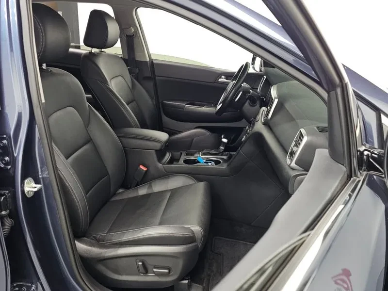 Kia Sportage 2.0 CRDi 4WD, снимка 11 - Автомобили и джипове - 54276388