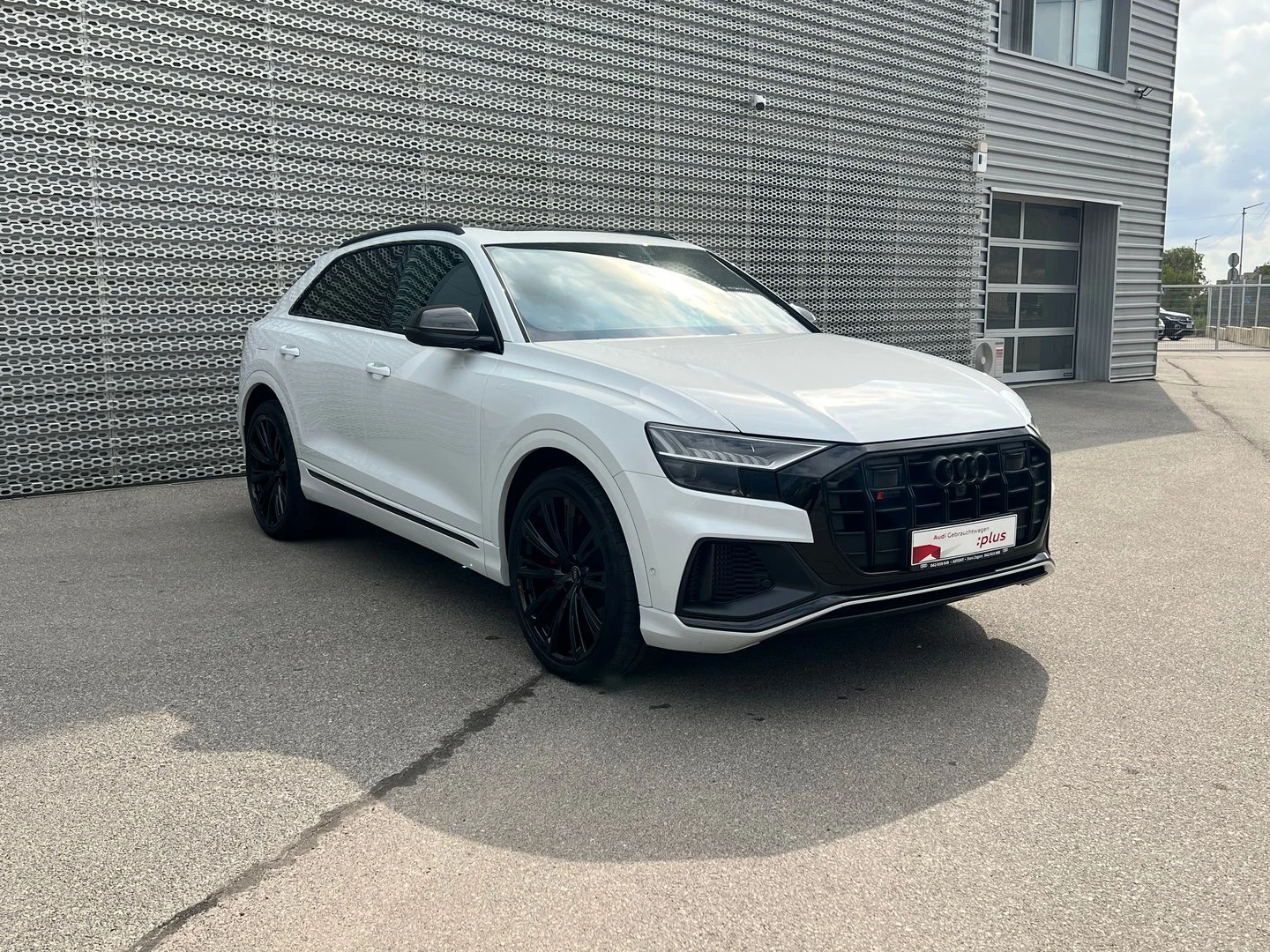 Audi SQ8 TFSI quattro - изображение 3