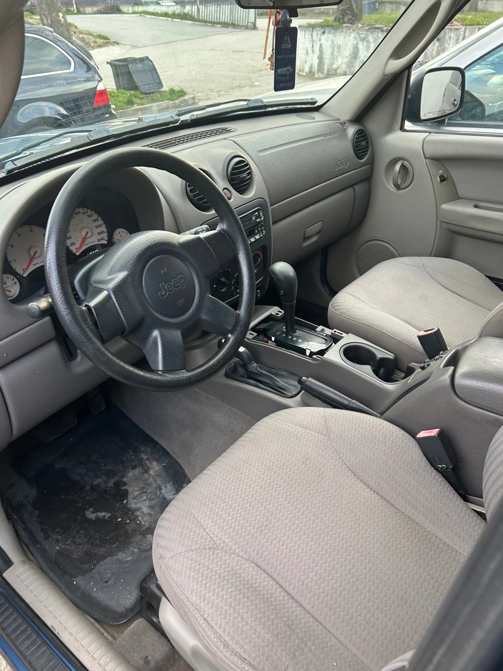 Jeep Cherokee, снимка 14 - Автомобили и джипове - 53894820