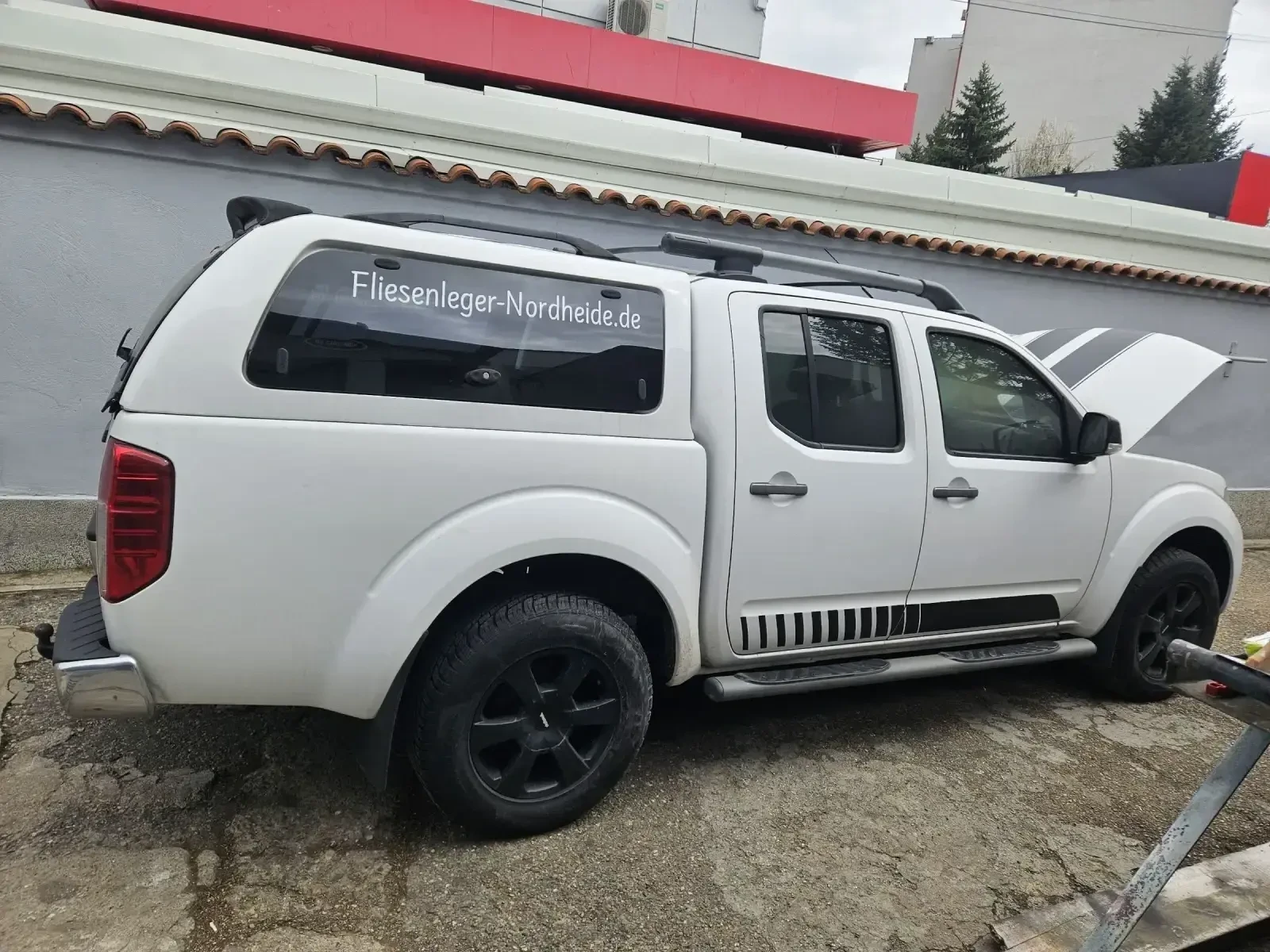 Nissan Navara 2.5D, снимка 4 - Автомобили и джипове - 54229535