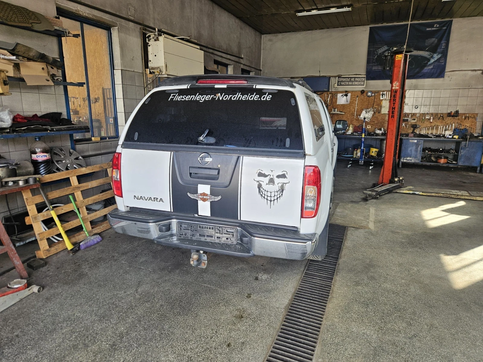 Nissan Navara 2.5D, снимка 9 - Автомобили и джипове - 54229535