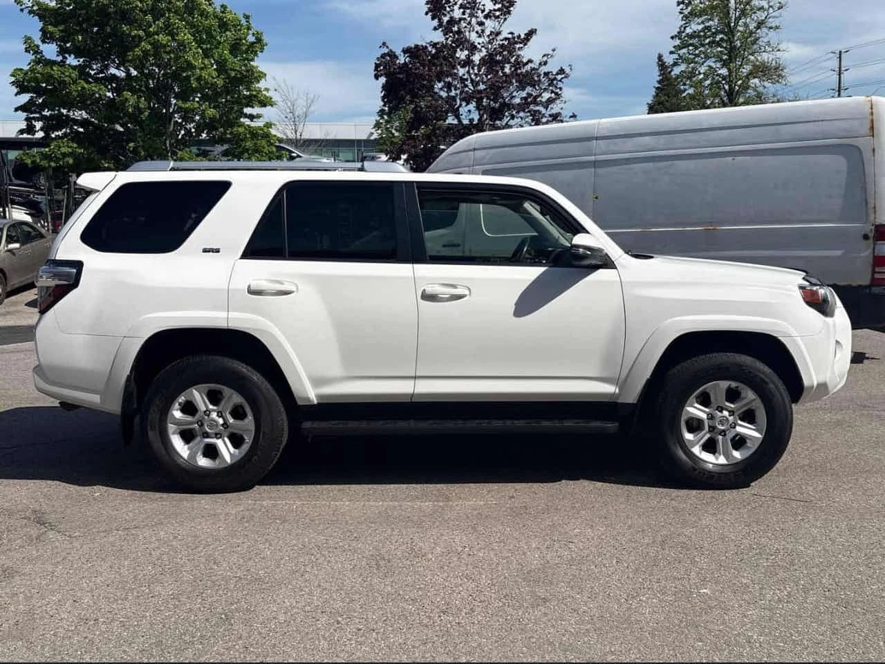 Toyota 4runner SR5/CARFAX/Кожа/ФИНАНСИРАНЕ, снимка 5 - Автомобили и джипове - 54749382