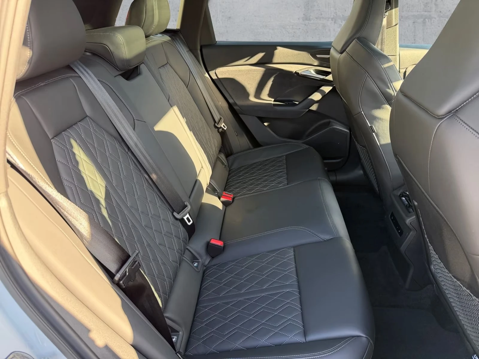 Audi Q6 SQ6 E-TRON / MMI PRO / B&O / MATRIX / 360 / HUD / , снимка 17 - Автомобили и джипове - 55198370