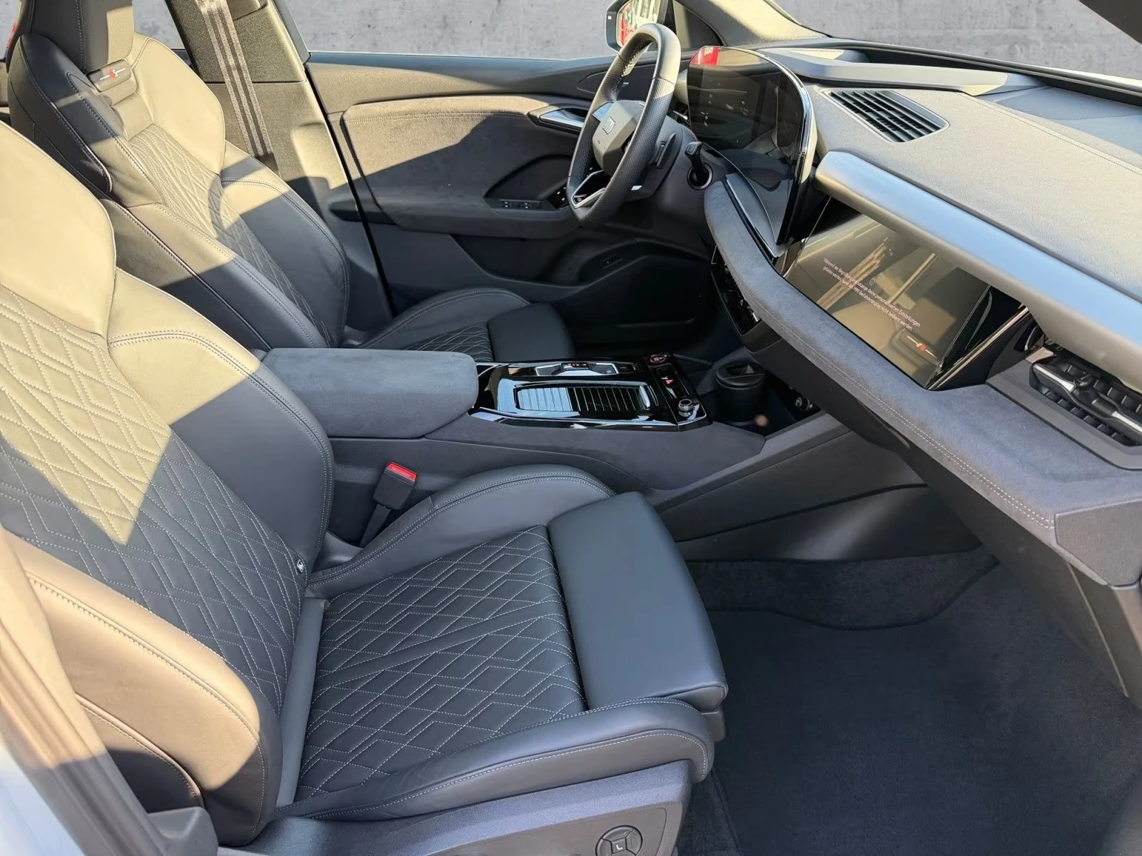 Audi Q6 SQ6 E-TRON / MMI PRO / B&O / MATRIX / 360 / HUD / , снимка 16 - Автомобили и джипове - 55198370