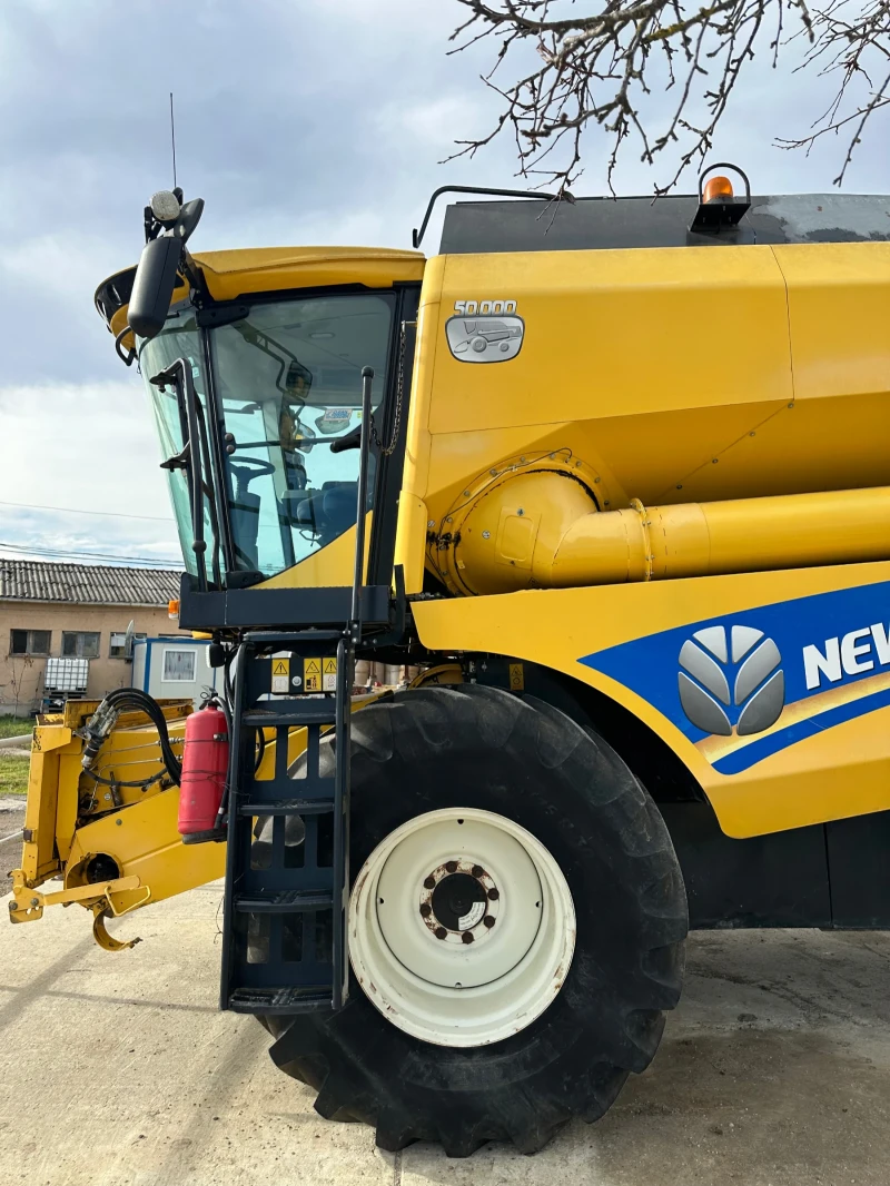 Комбайн New Holland TC5.80, снимка 6 - Селскостопанска техника - 48423924