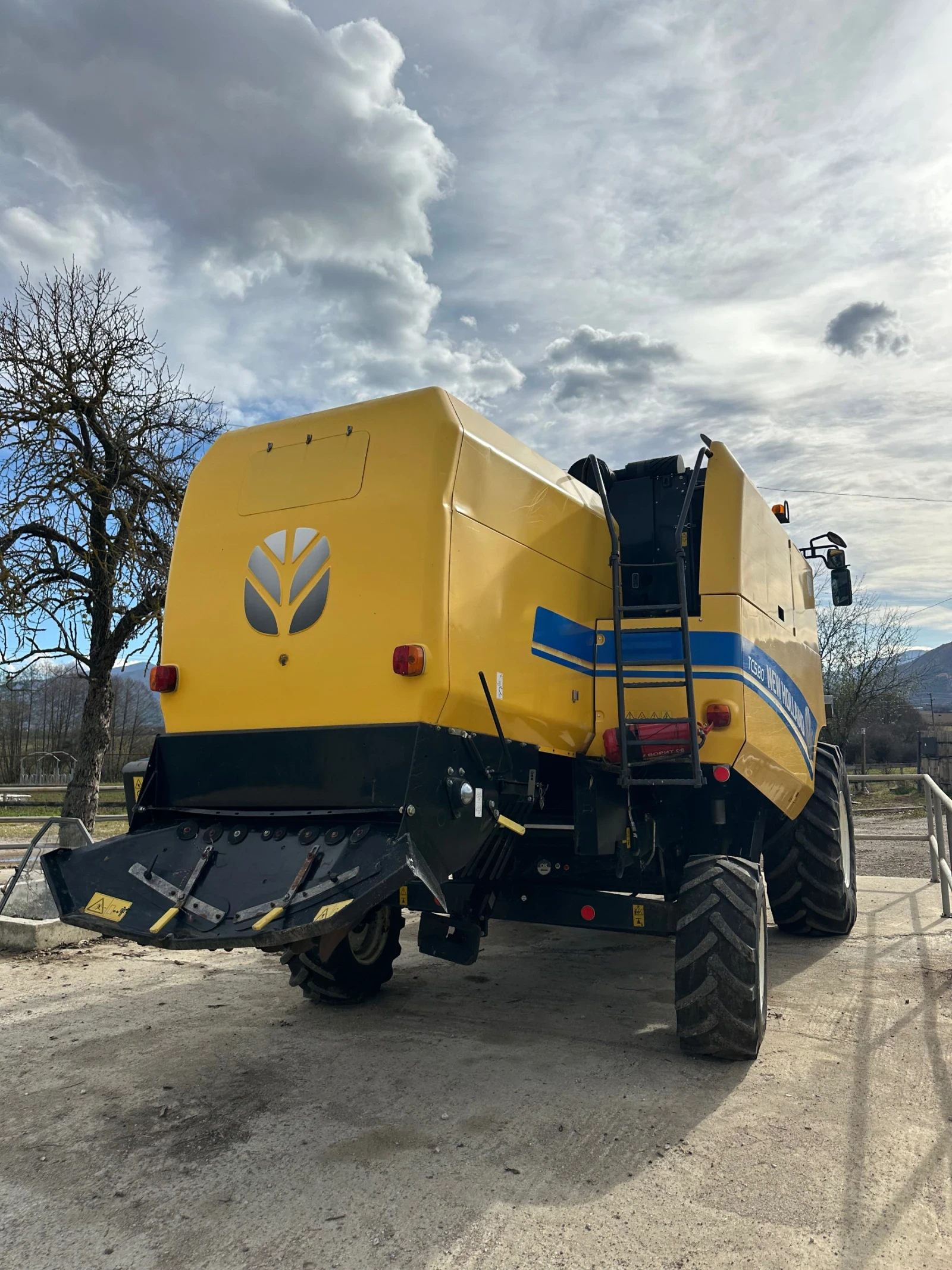 Комбайн New Holland TC5.80 - изображение 4